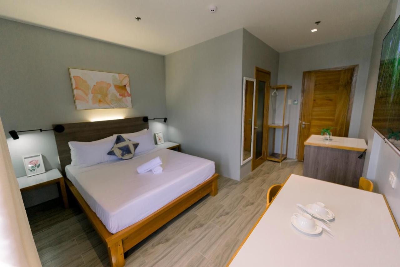 Madonna Hometel And Suites New Pandan Panabo Exteriör bild